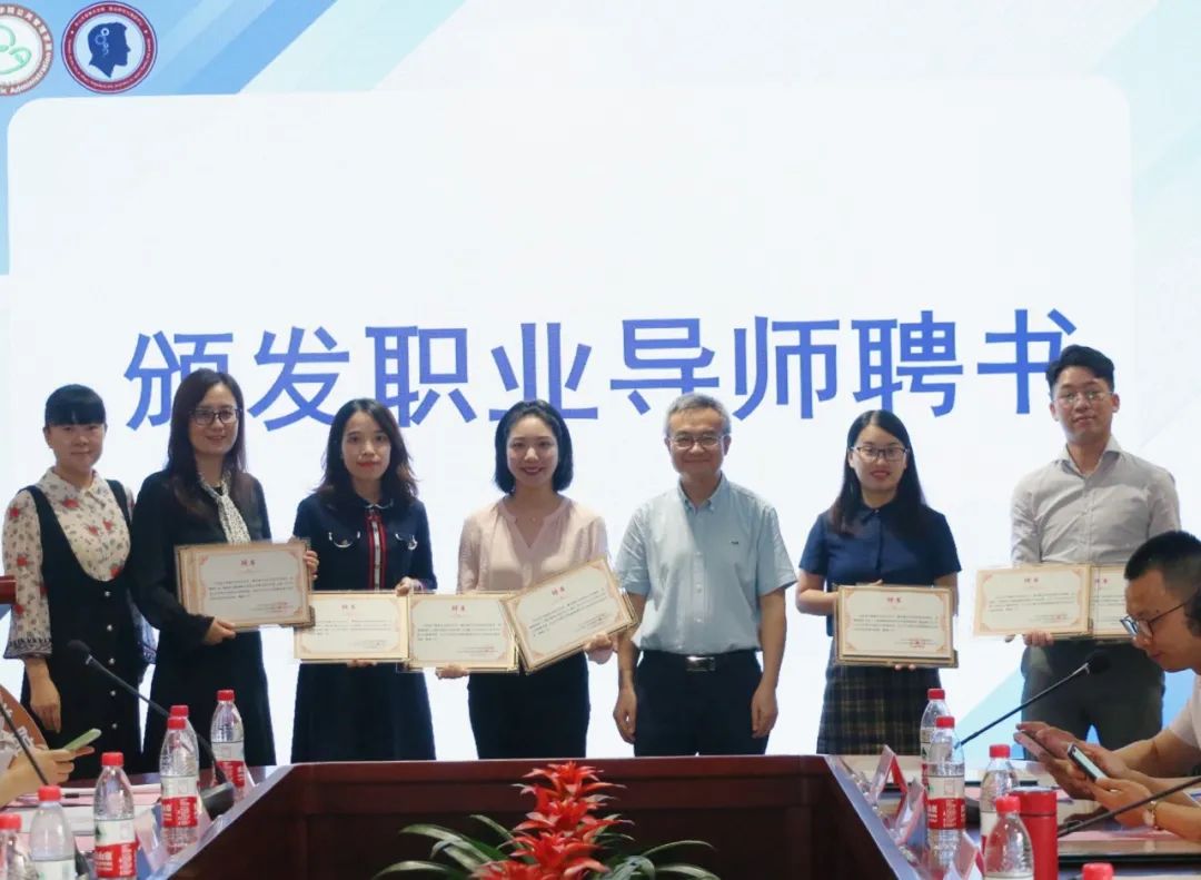 5c1a5f7a342940bd8a80dcc654e2fc44.jpg 5c1a5f7a342940bd8a80dcc654e2fc44.jpg