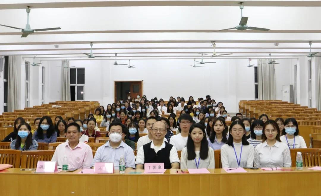 1da2402b3bf949cc90fcb498115448f4.jpg 1da2402b3bf949cc90fcb498115448f4.jpg