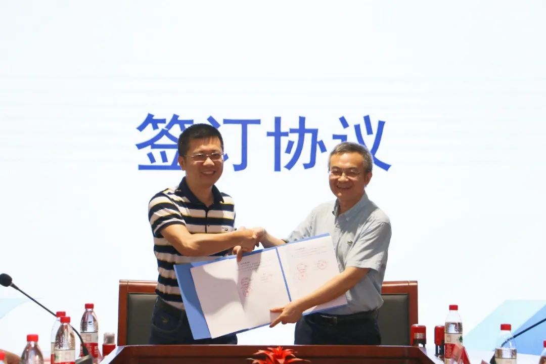 53dd7fb63dea4d178383718a1e2dfec9.jpg 53dd7fb63dea4d178383718a1e2dfec9.jpg